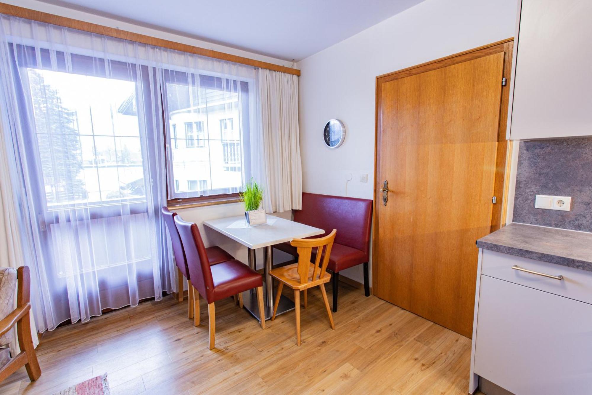 City Life 1 By Alpenidyll Apartments Schladming Bagian luar foto